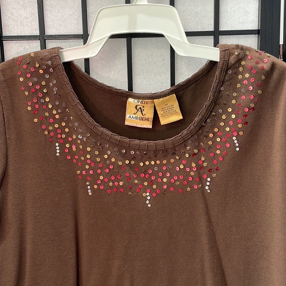 Cindy Ambuehl Sequenced, Beaded brown T-shirt.SZ 1X - Picture 3 of 6